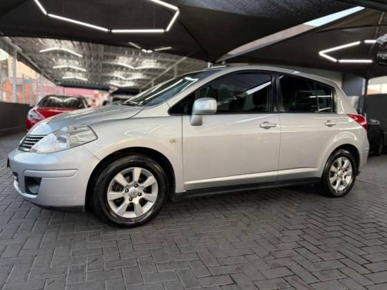 NISSAN TIIDA 1.8 SL 16V FLEX 4P MANUAL